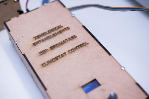 Open source clinostat in the BioTehna laboratoy @ Kersnikova Institute, during Adriana Knouf's Biofriction residency; credit Hana Jošić